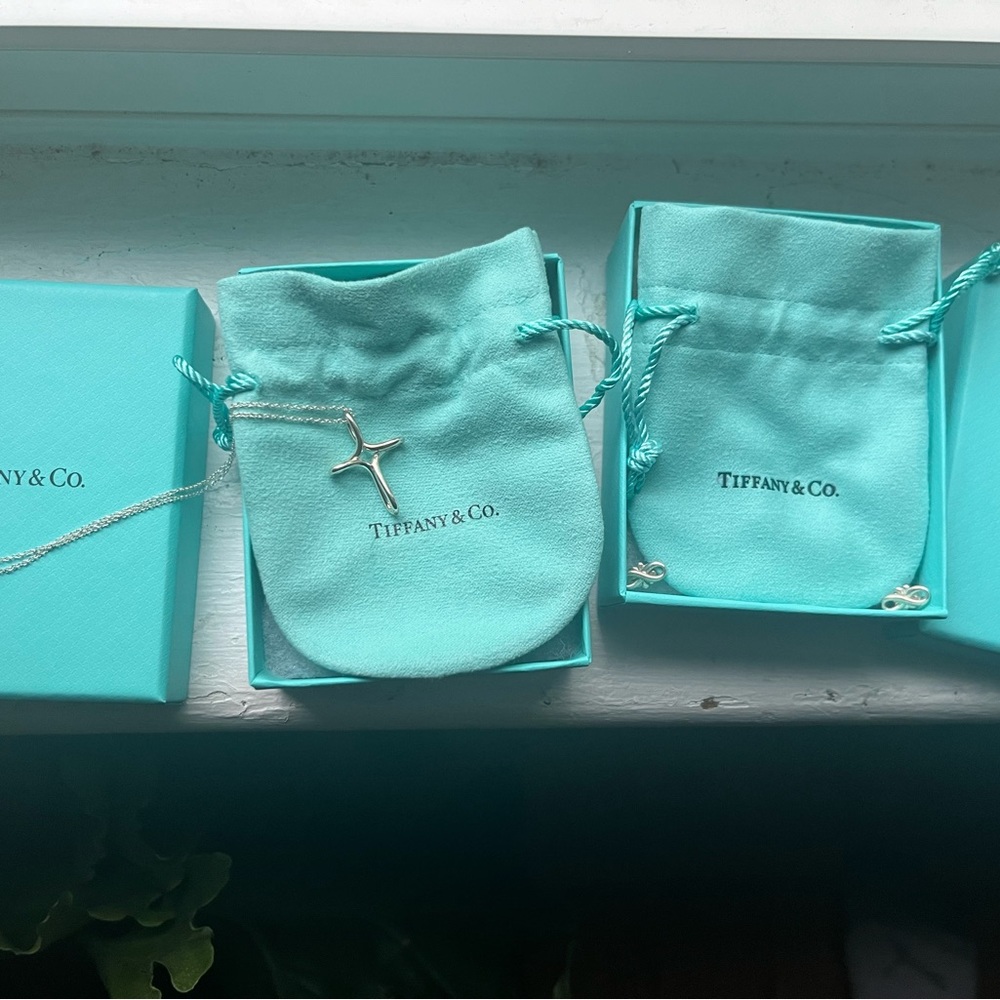 New Tiffany sterling silver cross necklace and infinity earrings